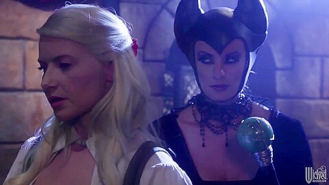 Pornstars Anikka Albrite And Stormy Daniels – Stormy Daniels Vintage Retro Lesbian Cosplay Sex